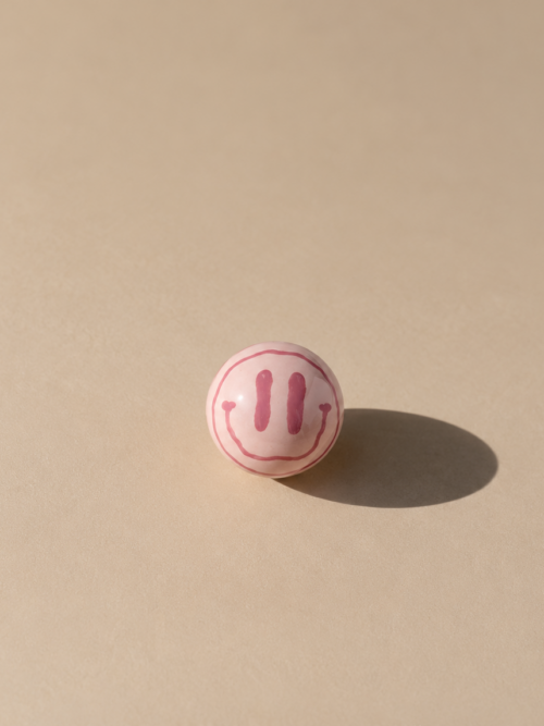 boule - pink drippy smiley